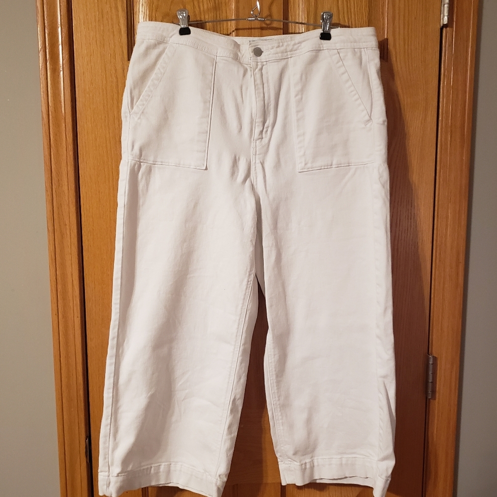 Women's Crown & Ivy White Denim Wide Leg Crop Jeans